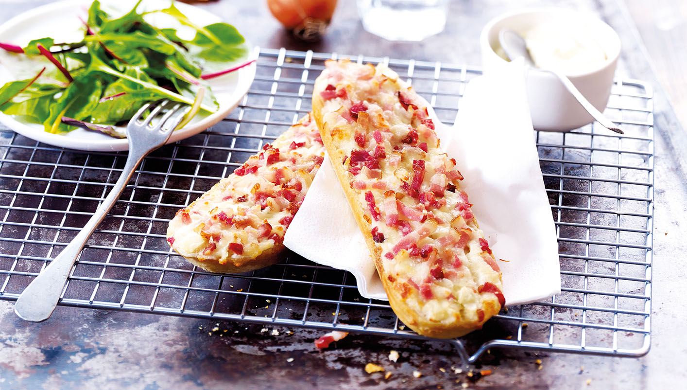 2 Tartines lardons, crème fraîche, oignons
