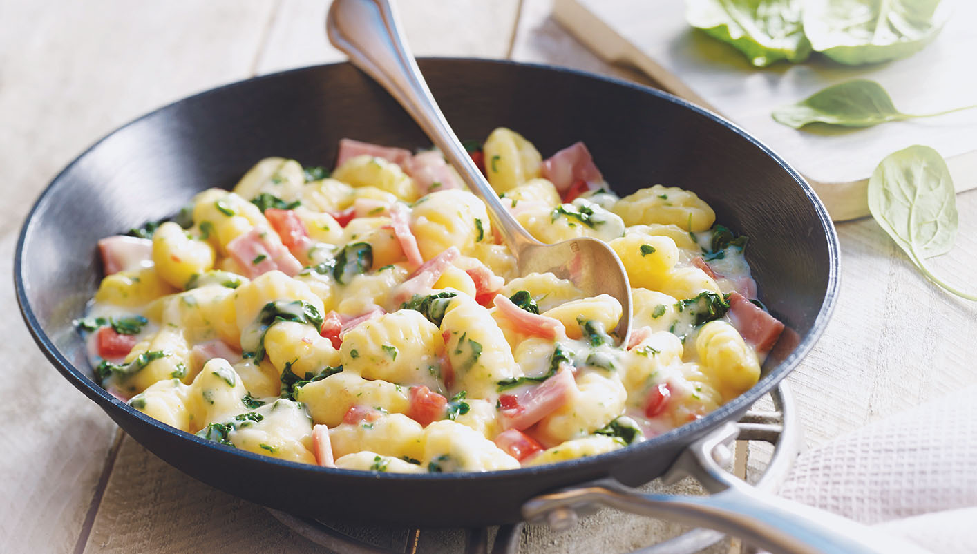 Gnocchi jambon, épinards, sauce emmental