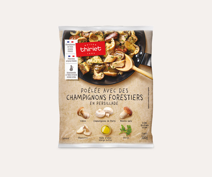 Poêlée avec des champignons forestiers en persillade