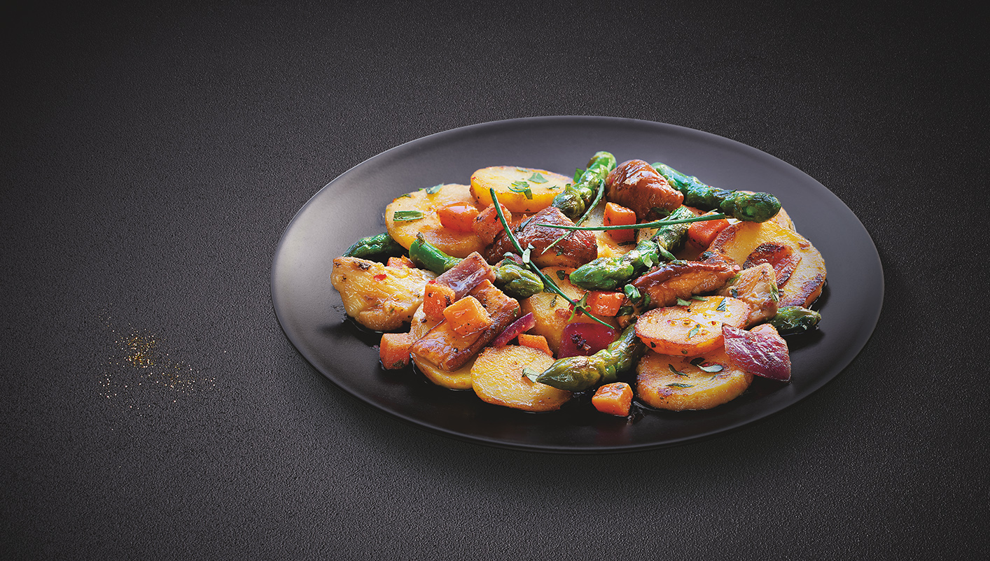 Poêlée pommes de terre champignons asperges