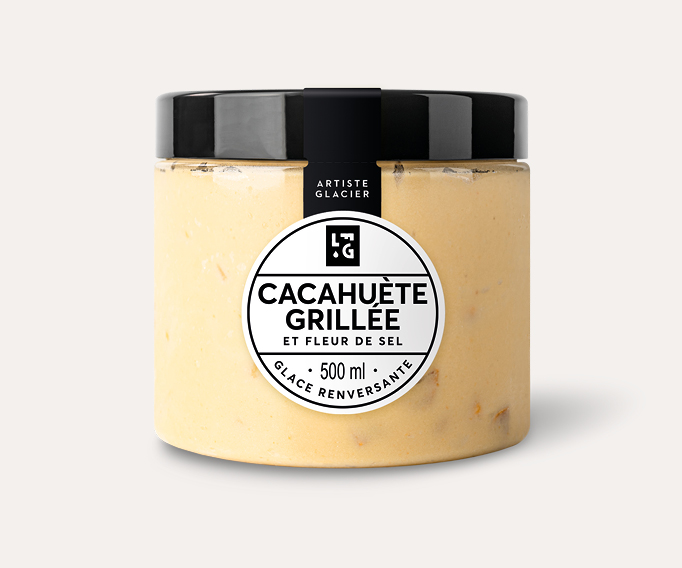 Crème glacée artisanale cacahuète grillée et fleur de sel