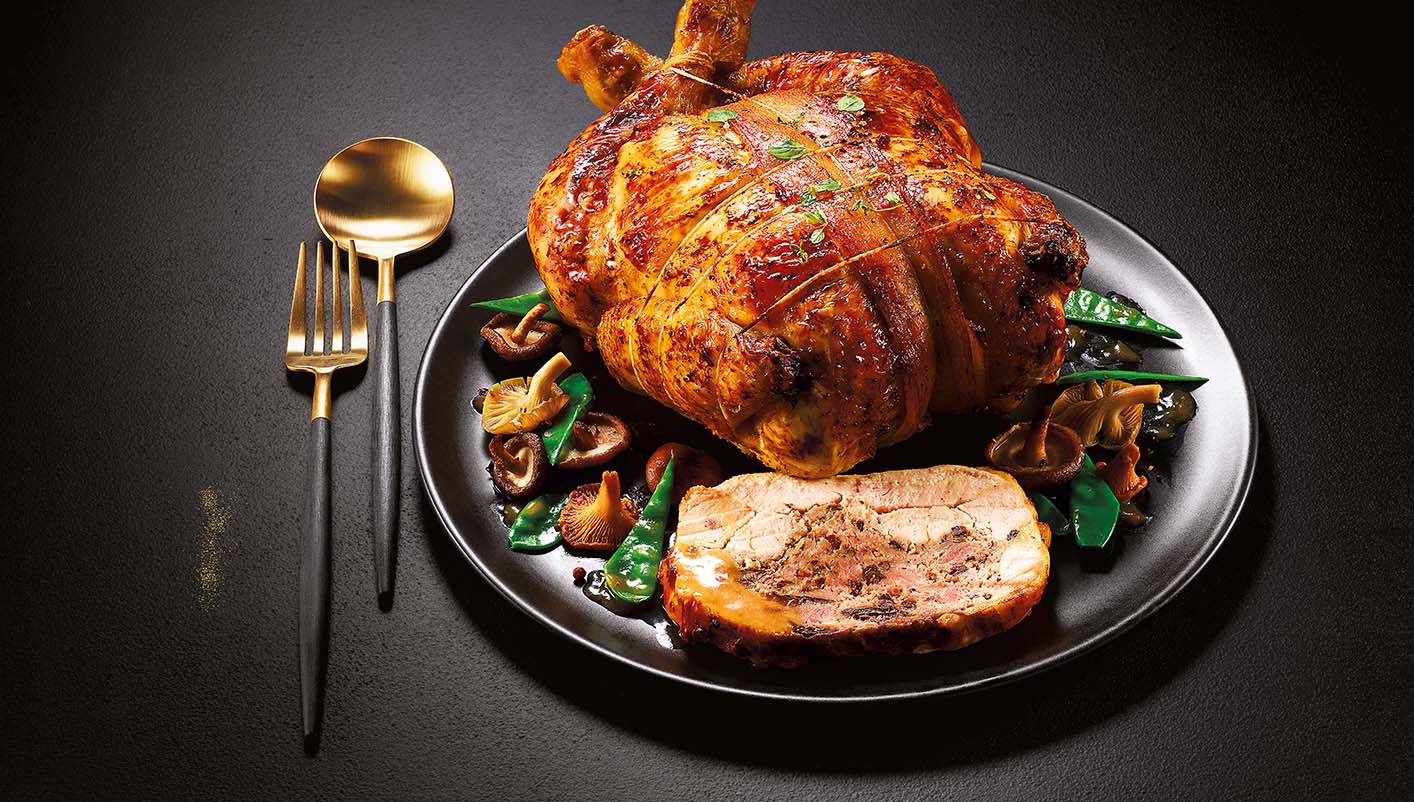 Poulet jaune fermier farci, farce forestière