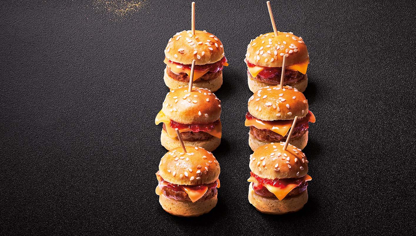 9 Mini cheeseburgers