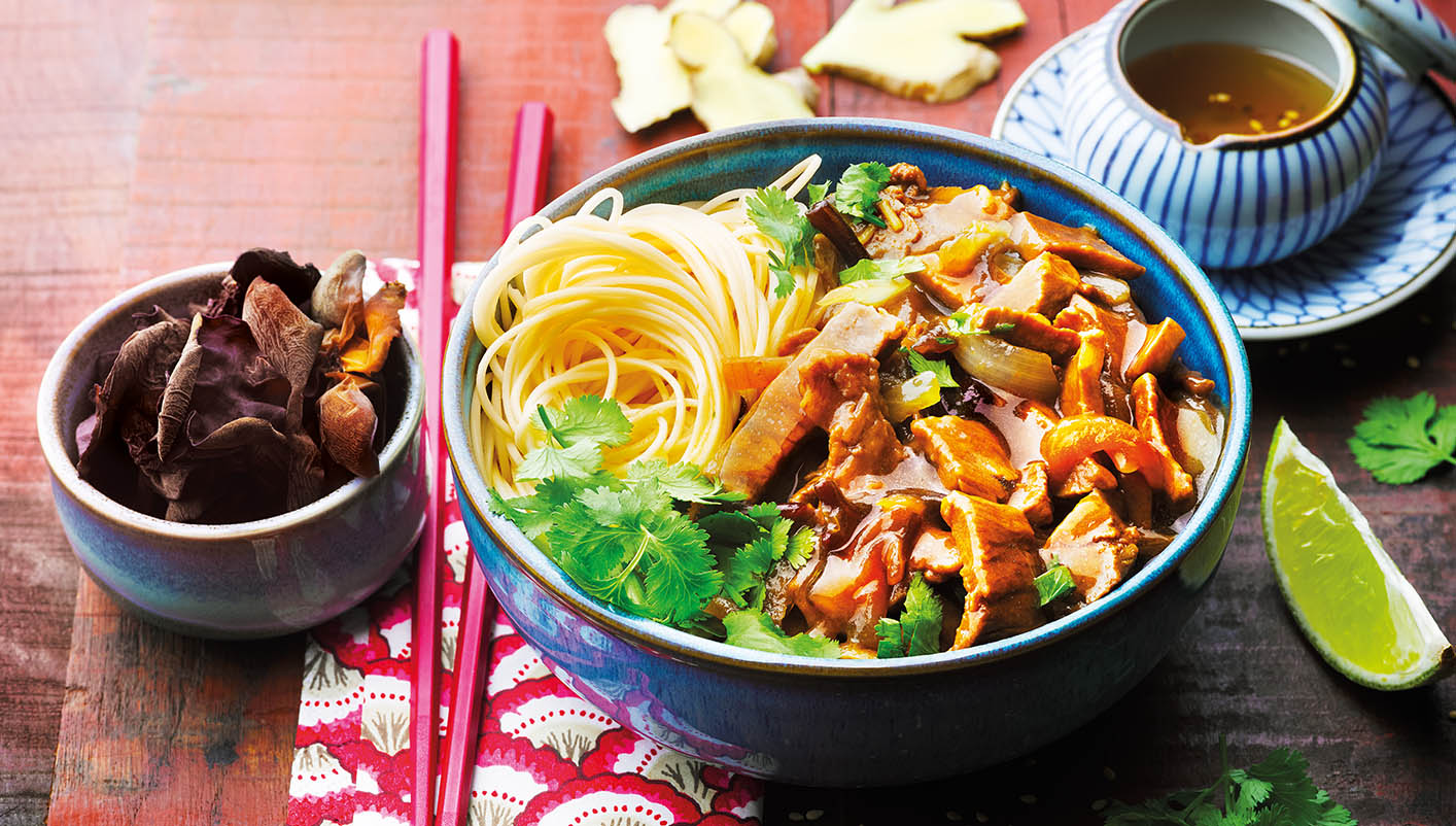 Bœuf aux oignons et nouilles chinoises