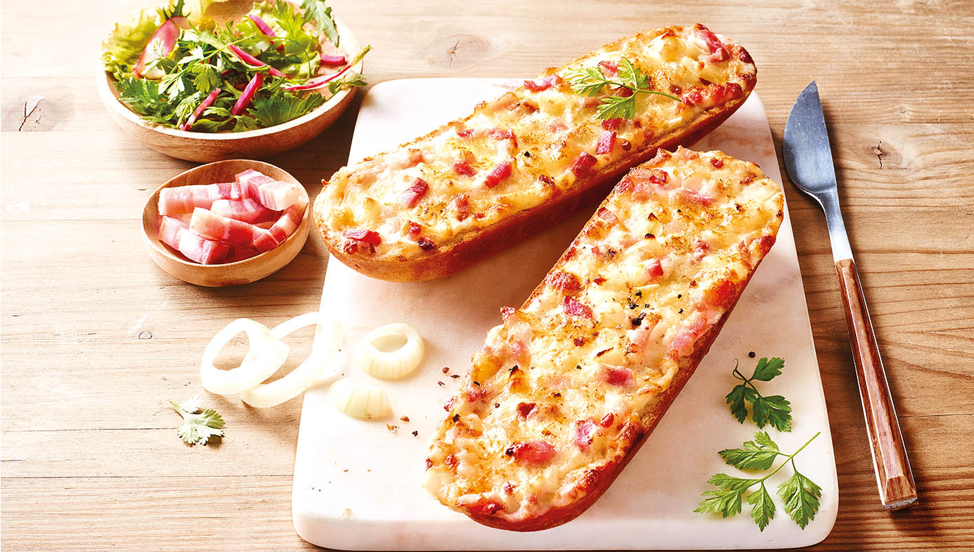 2 Tartines lardons, crème fraîche, oignons