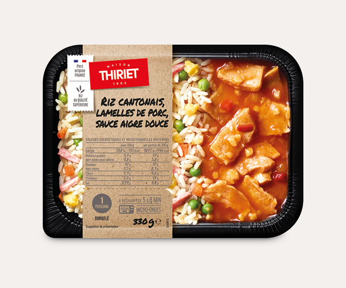 Riz cantonais, lamelles de porc, sauce aigre douce