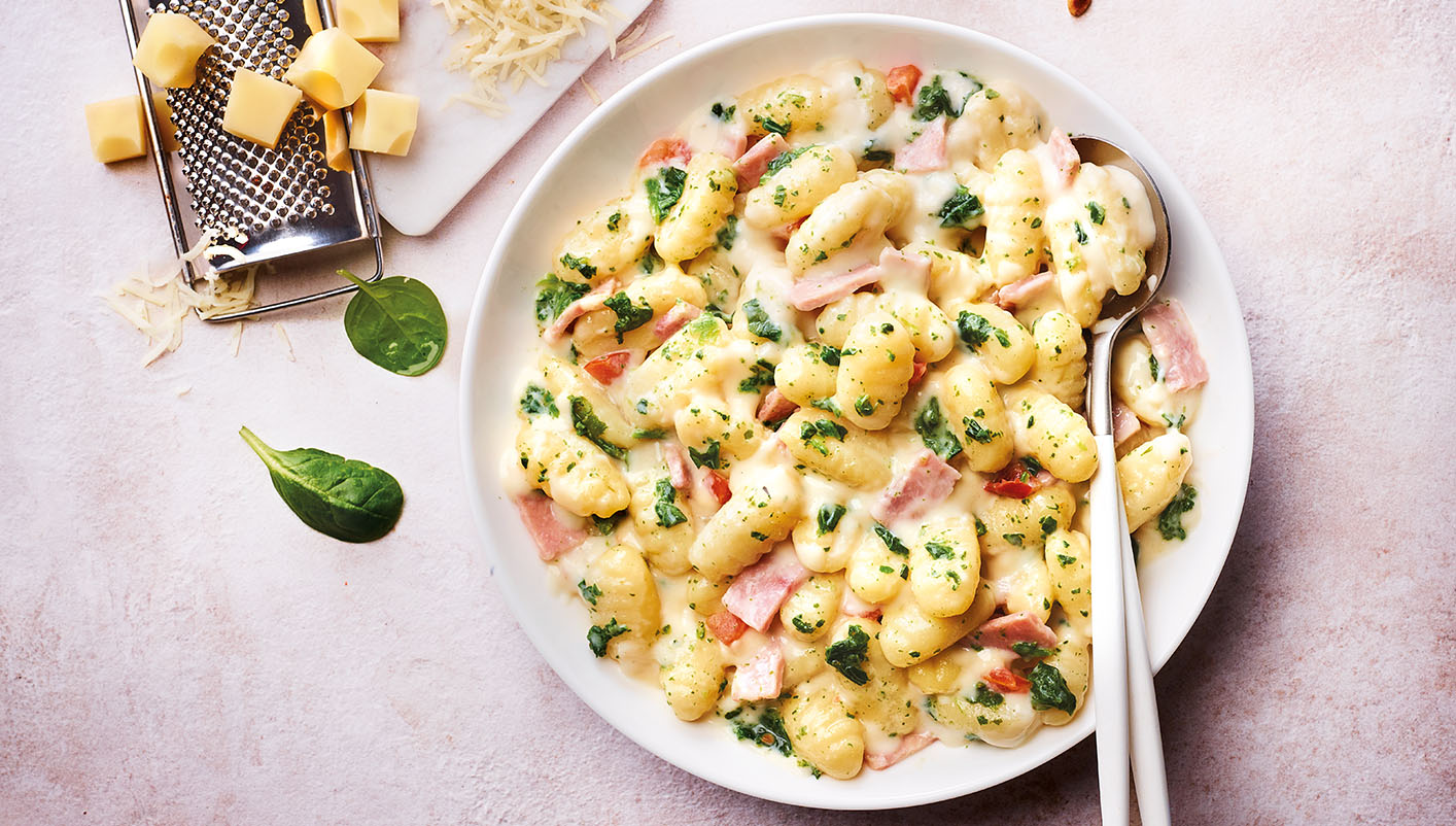 Gnocchi jambon, épinards, sauce emmental