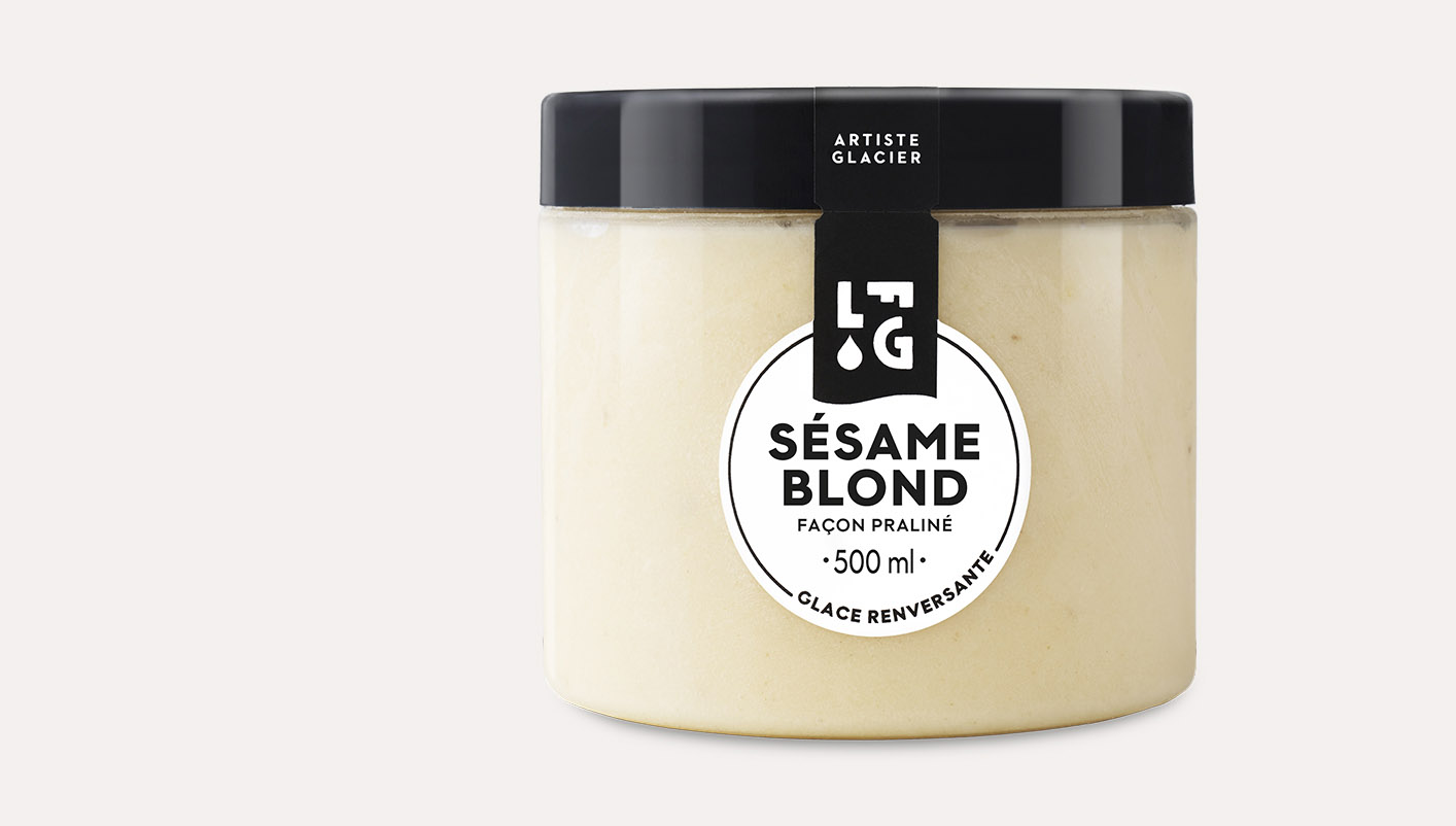 Crème glacée artisanale sésame blond façon praliné