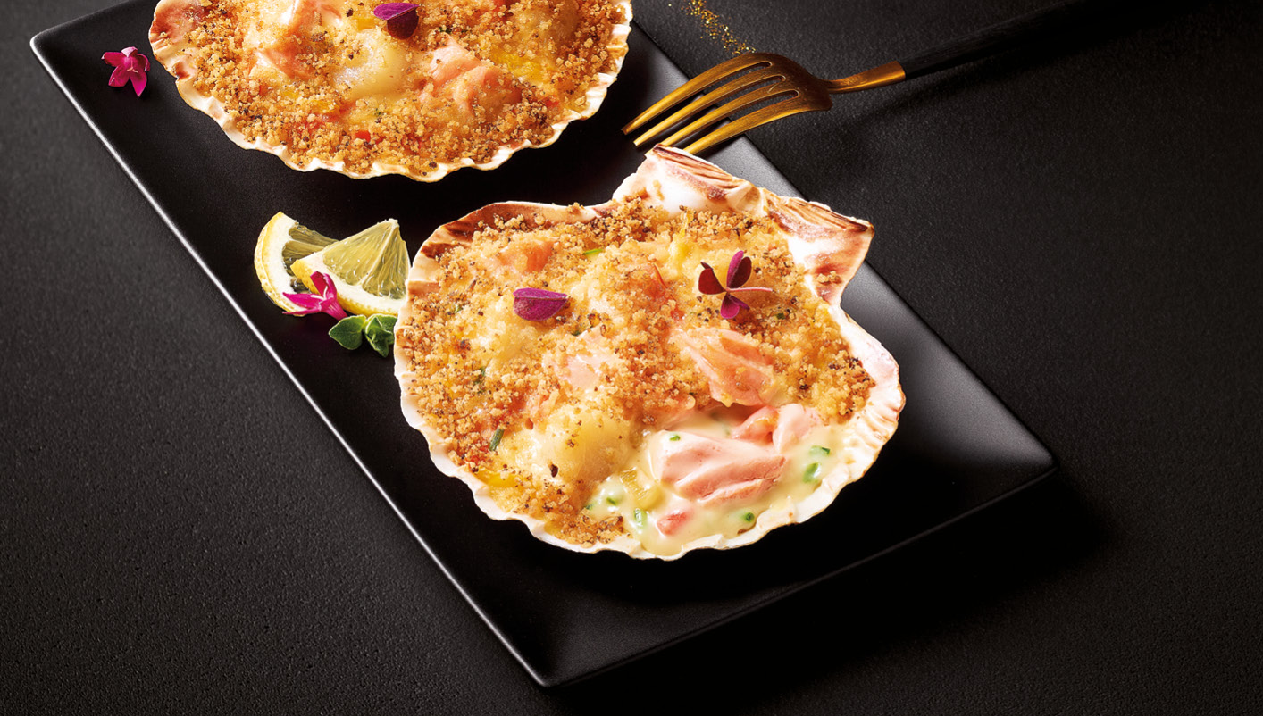 2 coquilles au saumon, noix de Saint-Jacques* et crevette