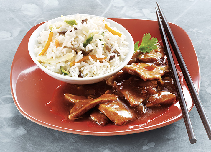 Porc au caramel et riz basmati aux petits légumes