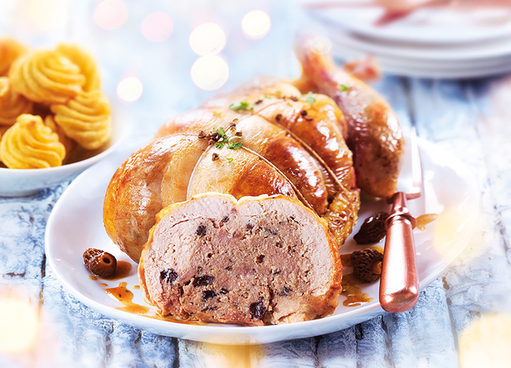 Pintade farcie, farce aux morilles et raisins