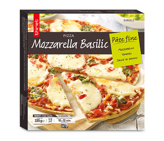Pizza pâte fine mozzarella et basilic