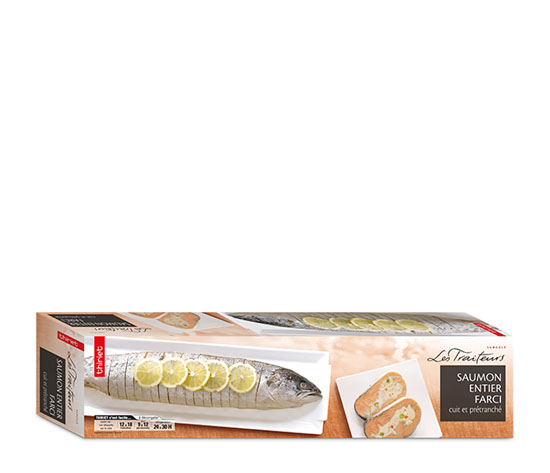 Saumon entier farci cuit et prétranché