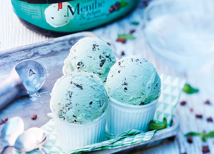 Crème glacée Menthe et éclats de chocolat