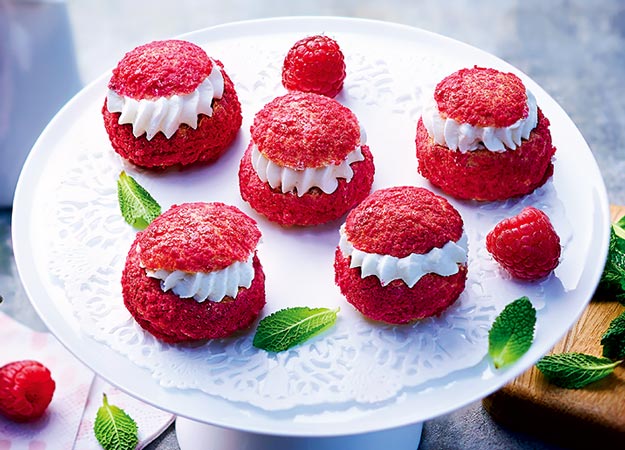 6 Petits choux craquelin framboise - vanille