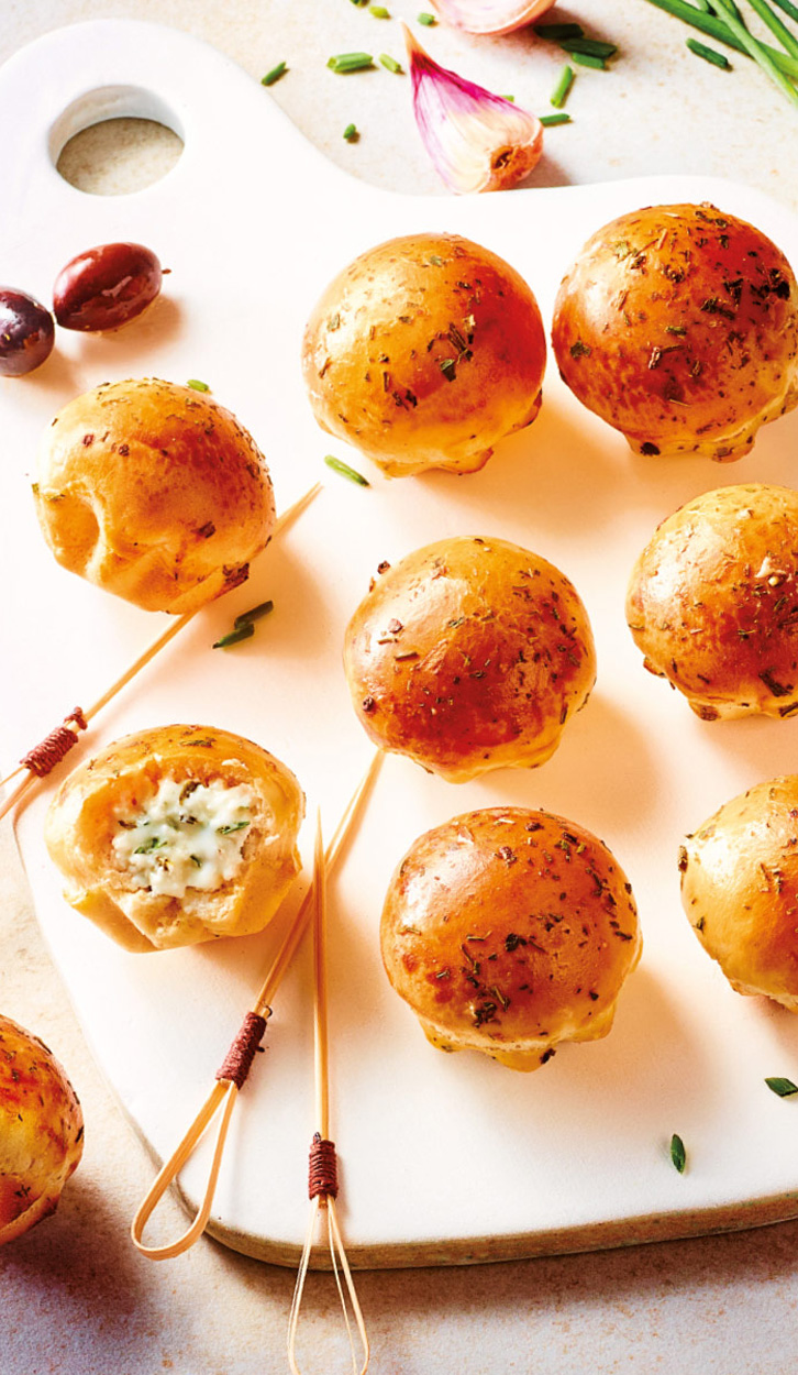 Apéritifs - Apéritifs chauds - Bouchées chaudes - 9 Mini brioches fromage ail et fines herbes