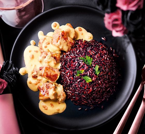 Poulet sauce Chablis et riz noir