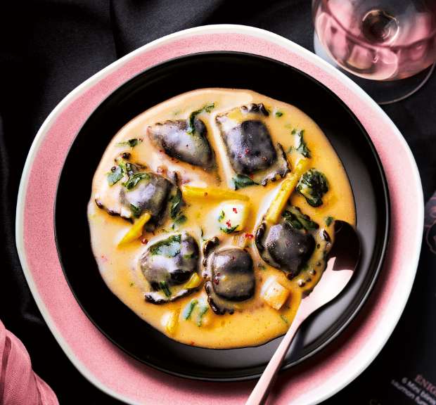 8 Ravioles aux champignons, sauce au Chardonnay et aux légumes